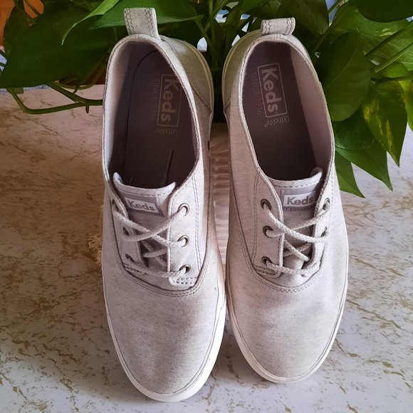 Keds Triumph Mid-Top Wool Sneakers Style# WF56627M- Heather Gray,  Size 10 - Picture 4 of 16